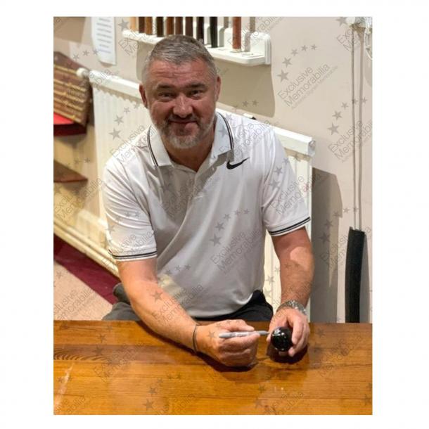 Stephen Hendry signs for Exclusive!